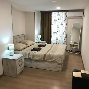Konukevi Le Petit, Tiflis